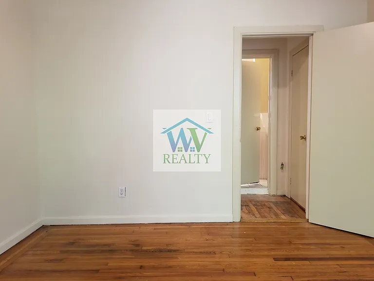 2835 Bainbridge Ave #B6 — Photo 10