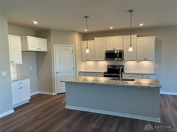 2nd image of 1820 Archerfield Pl