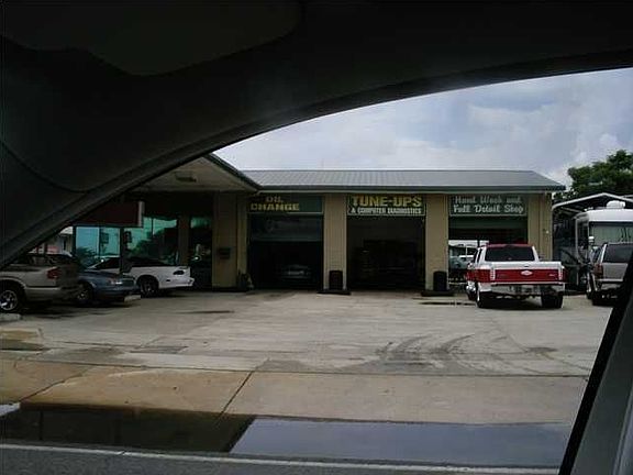 3rd image of 162 Eglin Pkwy NE