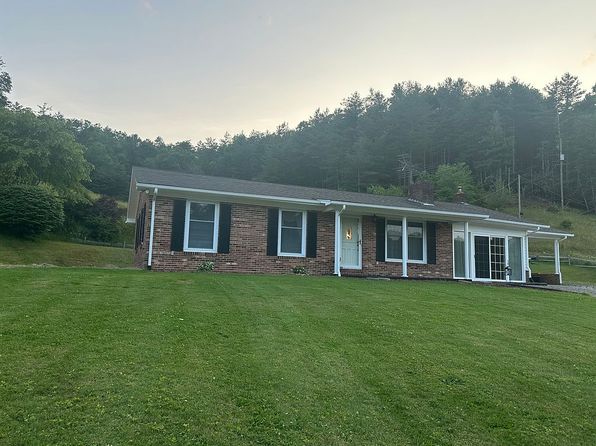 123 Clearwater Ln