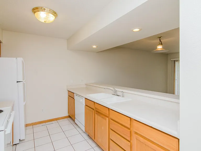 2613 Rushmore Dr — Photo 4