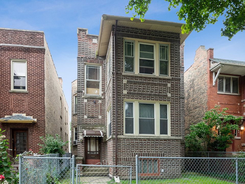 1st image of 2707 W Leland Ave