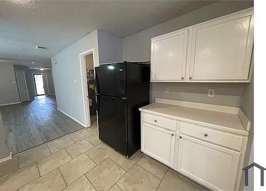 4th image of 4611 Wedgewood Dr