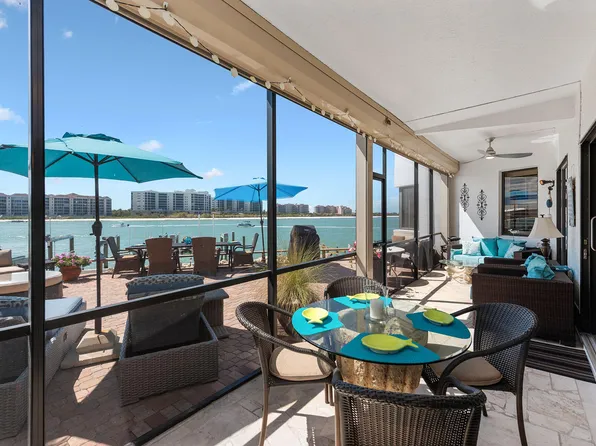 504 La Peninsula Blvd #504, Naples, FL 34113