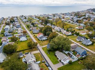 33 Sea Spray Rd, Old Lyme, CT 06371