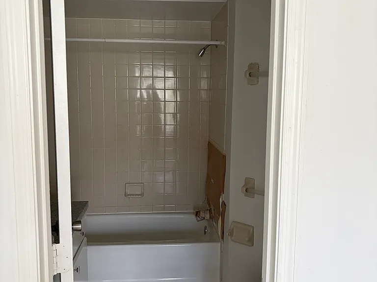 3900 Southpointe Dr #113 — Photo 13