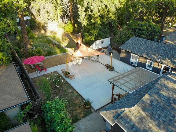 5th image of 159 Donner Ave #1/2