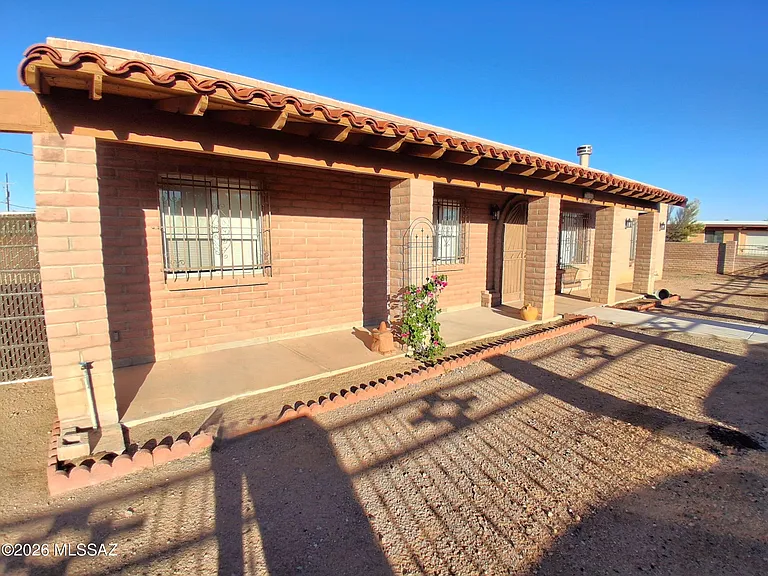 2650 W Aurora Dr — Photo 3