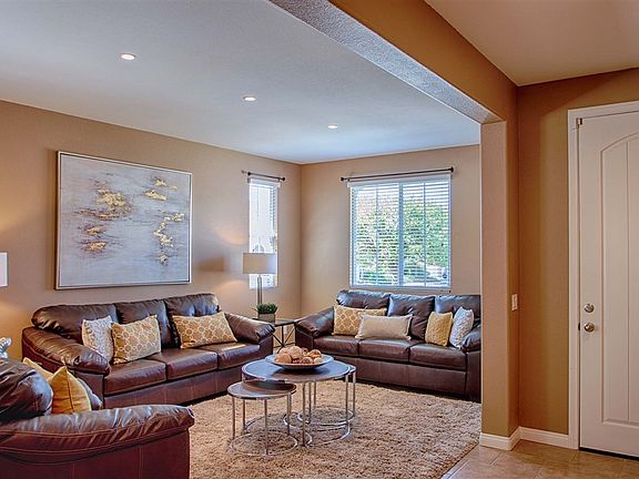 2nd image of 1136 Parkview Dr