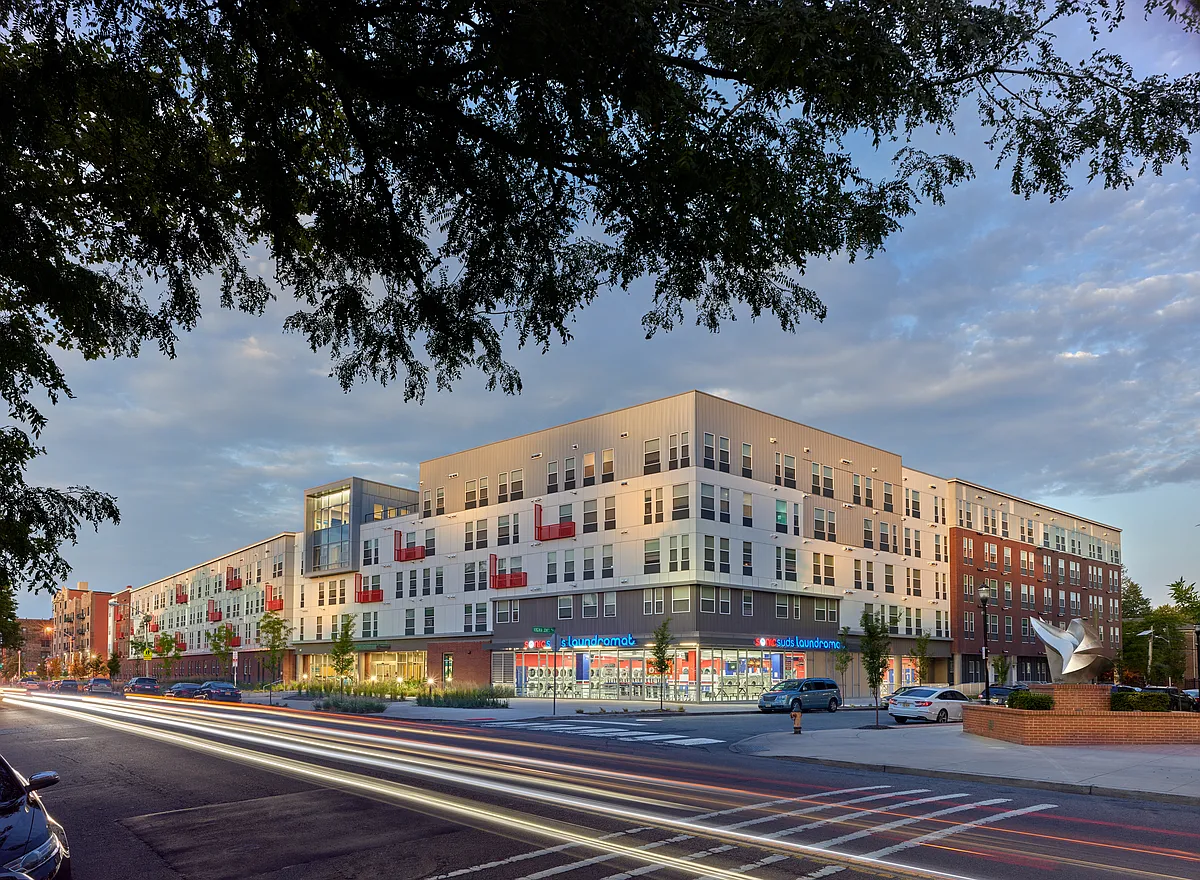 Building Photo - Aston Heights