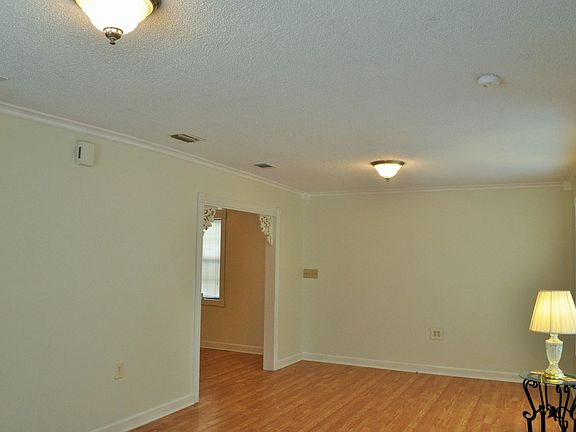4th image of 2311 Tyler Ave