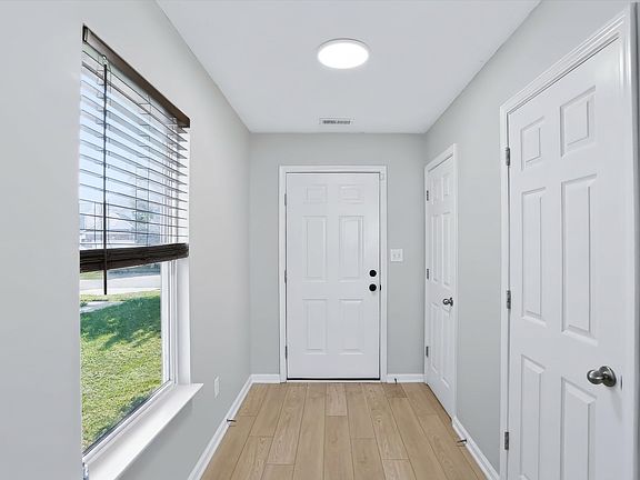 3rd image of 4062 Lassen Ln