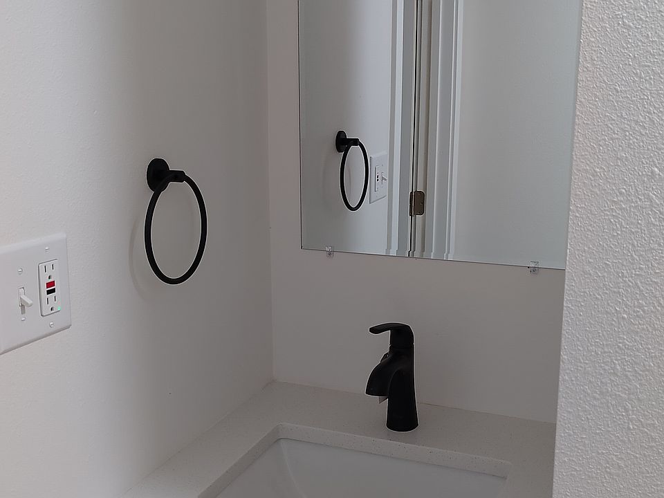 2nd image of 8202 NE Bothell Way #408