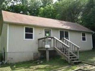 11827 E Roberts St, Sugar Creek, MO 64054