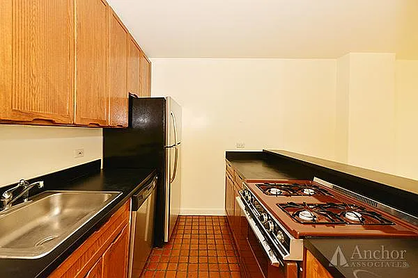 Rented by Anchor Associates | media 18