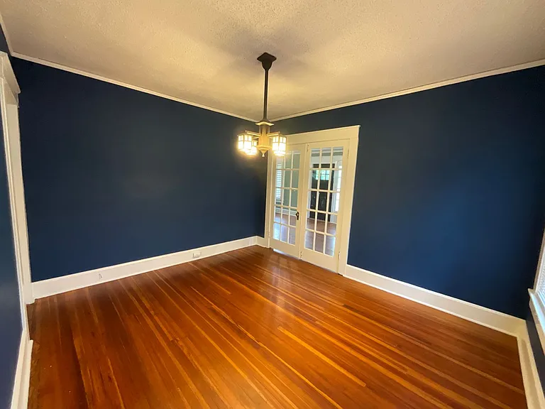 1117 Lexington Ave — Photo 3
