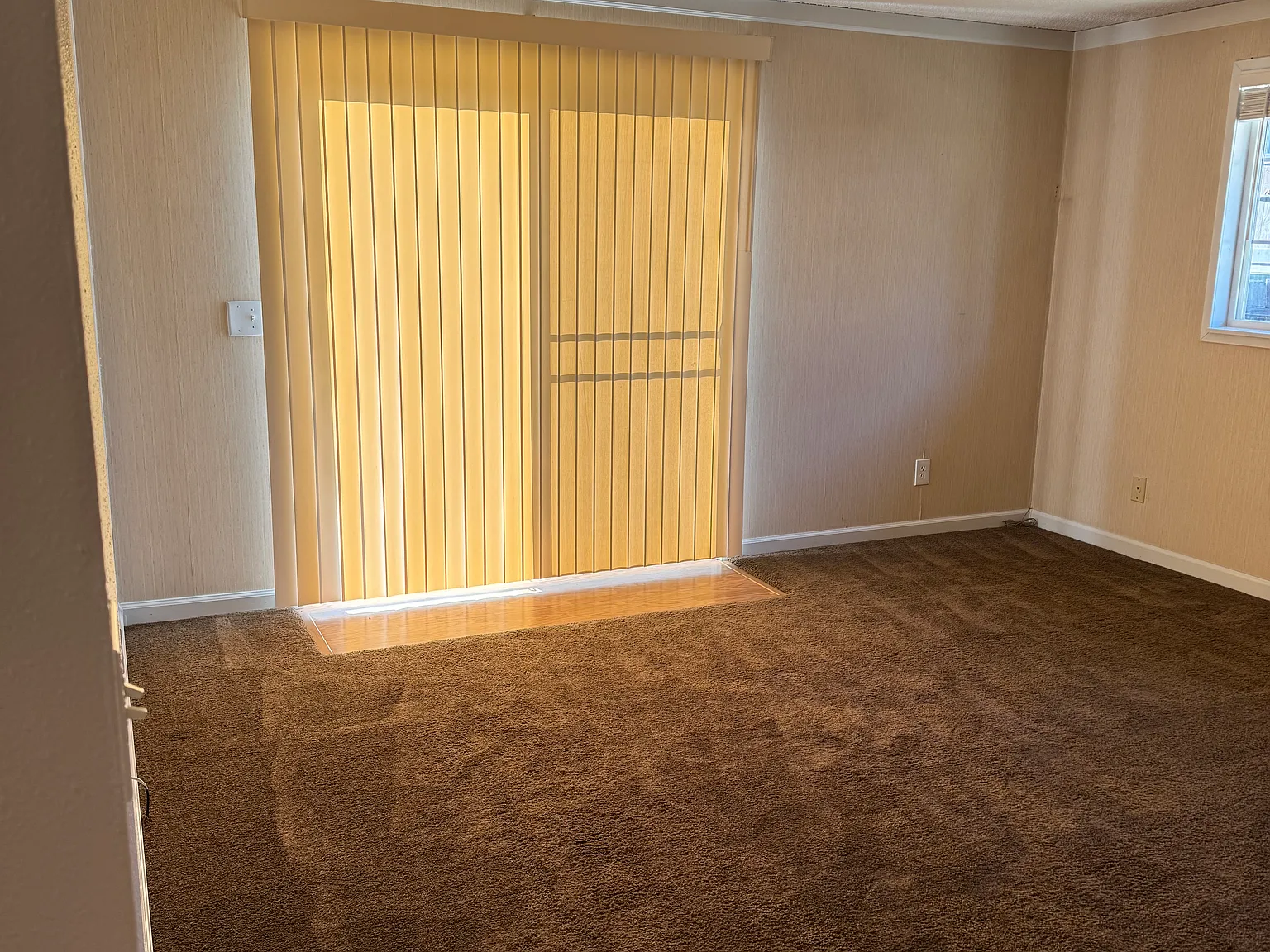 2 bed, 1100 sqft, $2,100 — Photo 2