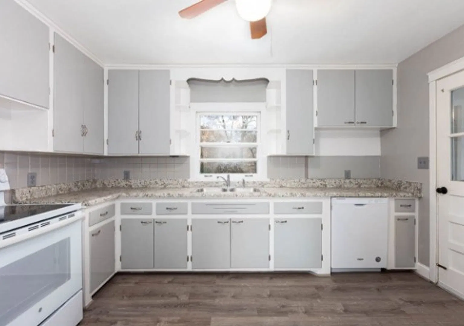 Home for rent Glencliff/Woodbine/Nashville 3 bed 1 bath brick home with attached garage — Photo 4