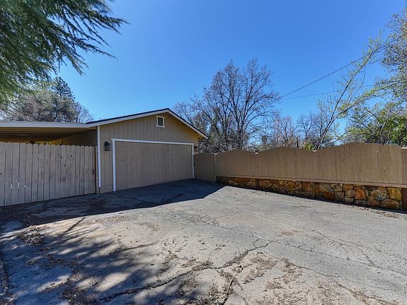 2nd image of 2750 Debbie Ln