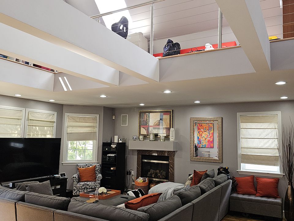 1st image of 135 Cedar St #2