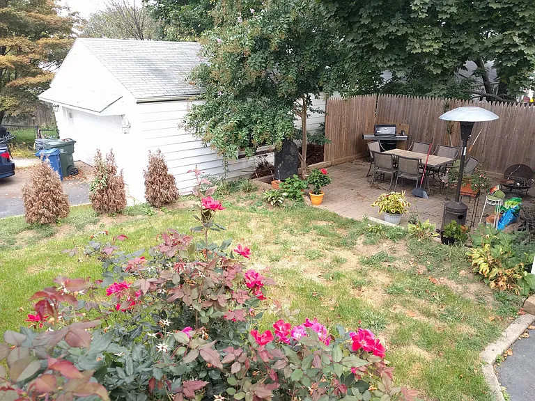 2461 Norwood Ave #1 — Photo 2