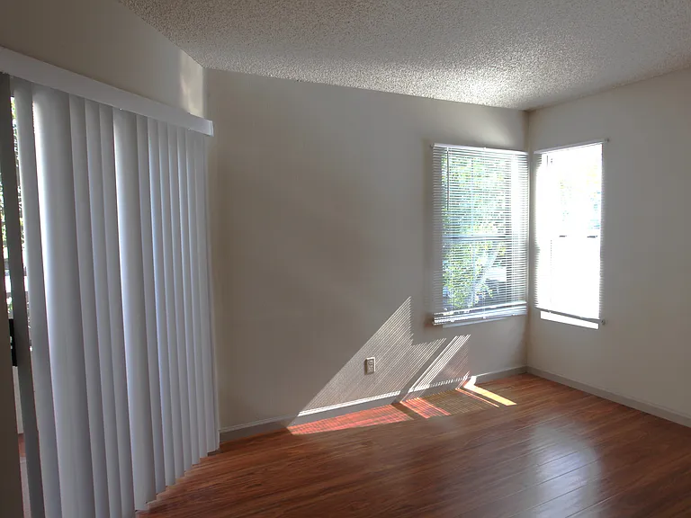 2001 Lakeridge Cir #203 — Photo 14