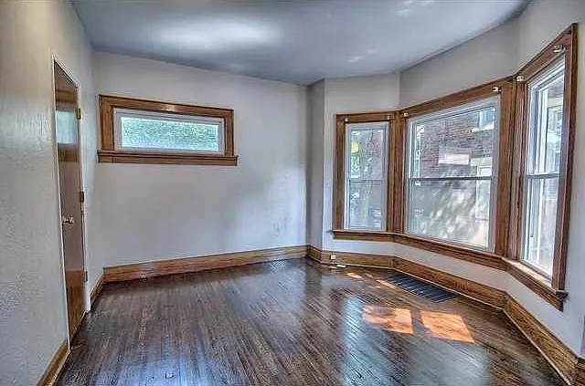4 bed, 1800 sqft, $2,500 — Photo 2
