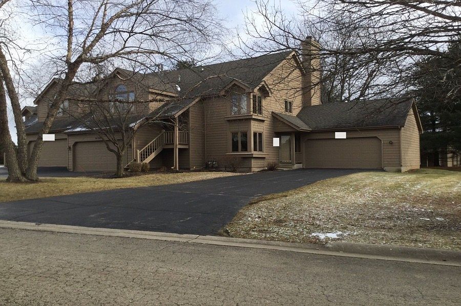 2nd image of 6138 Garrett Ln