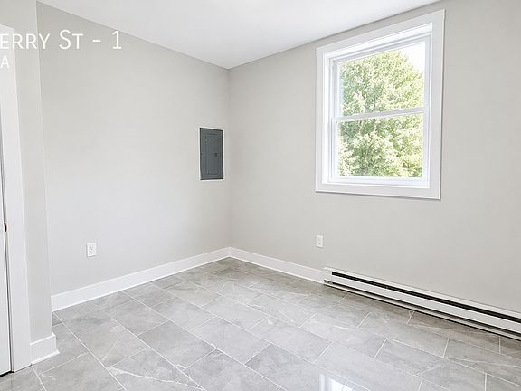 5th image of 227 Ferry St #1