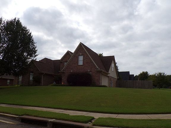 2nd image of 8453 Wolf Willow Ln