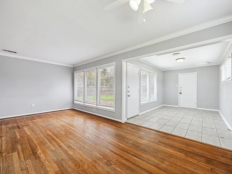 5237 Maple St — Photo 9