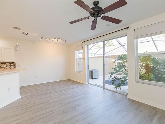 5th image of 10020 Tate Ln