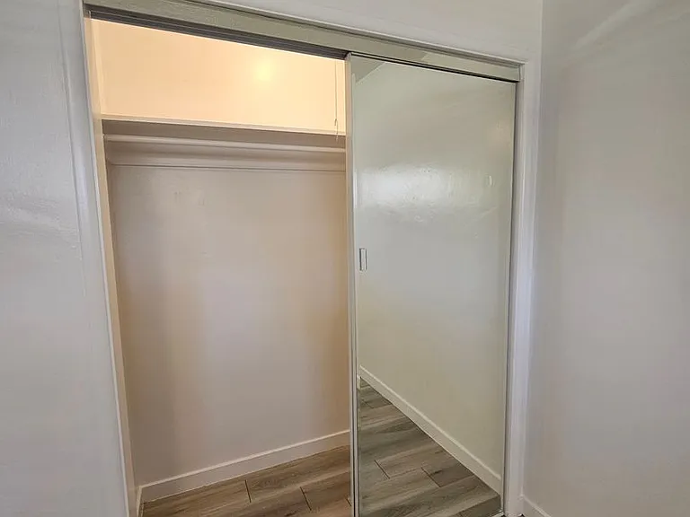 Town & Country Apartments — Photo 19