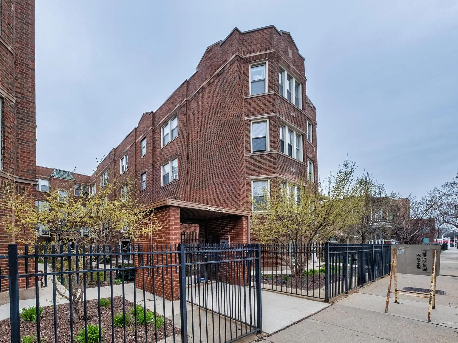 2 bed, $2,350 — Photo 2