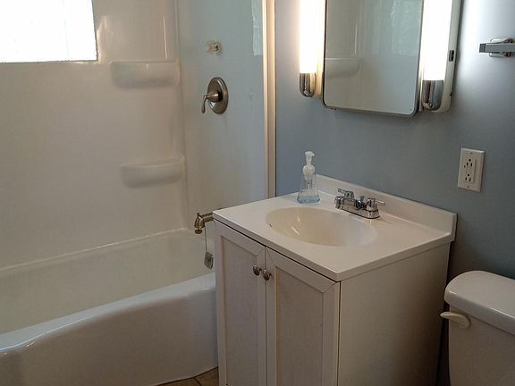 2nd image of 33W650 Sunset Park Dr