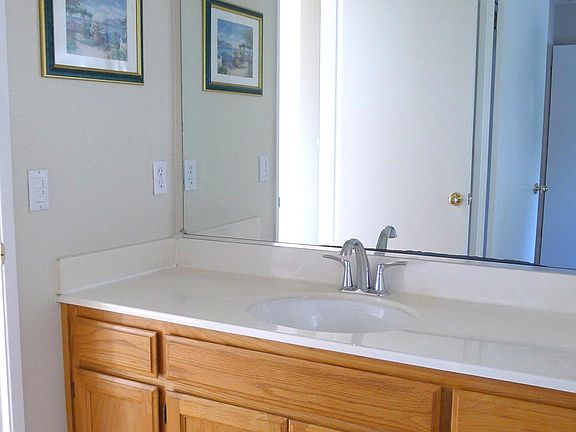 Suite (Room + Private bathroom) for rent