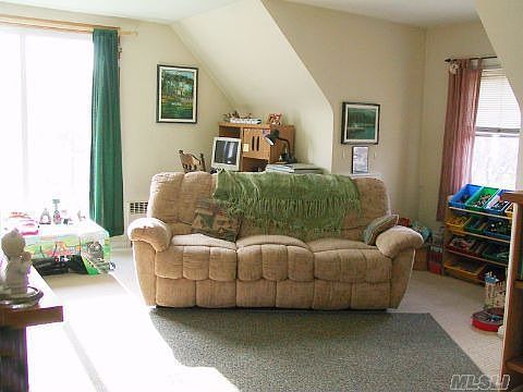 5th image of 69 Daisy Ave