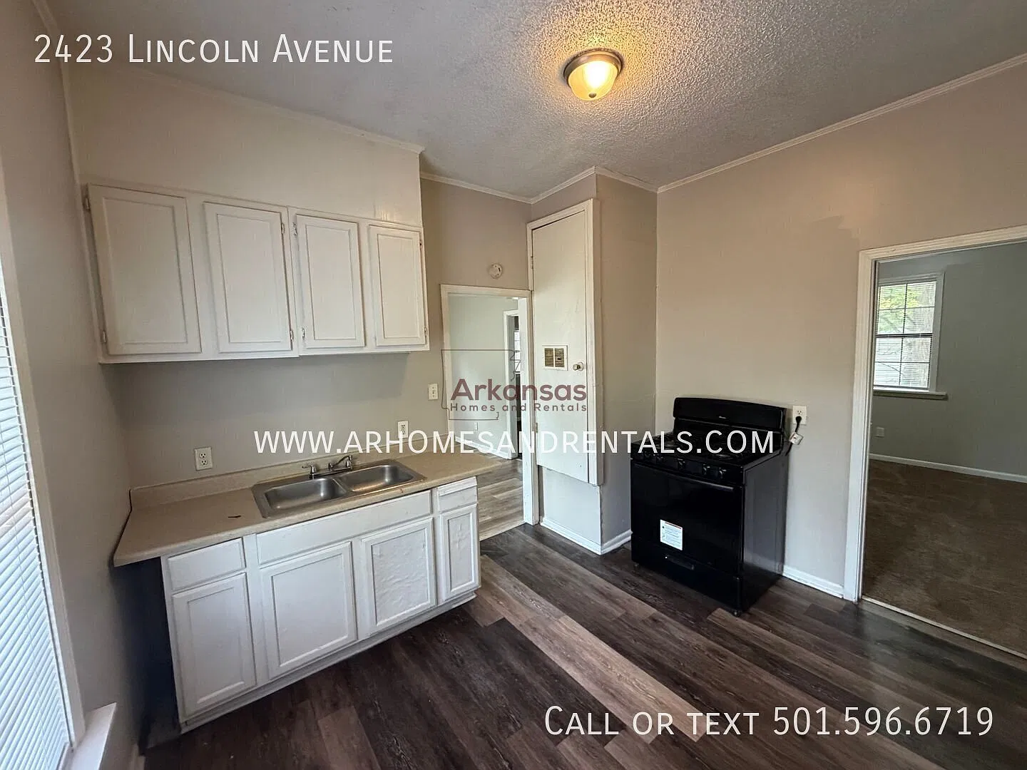 1/2 Off First Month's Rent!! ~ 2423 Lincoln Avenue 2 Bedrooms | 1 Full Bathroom — Photo 4