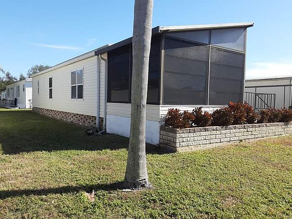 4th image of 300 Apricot St #42