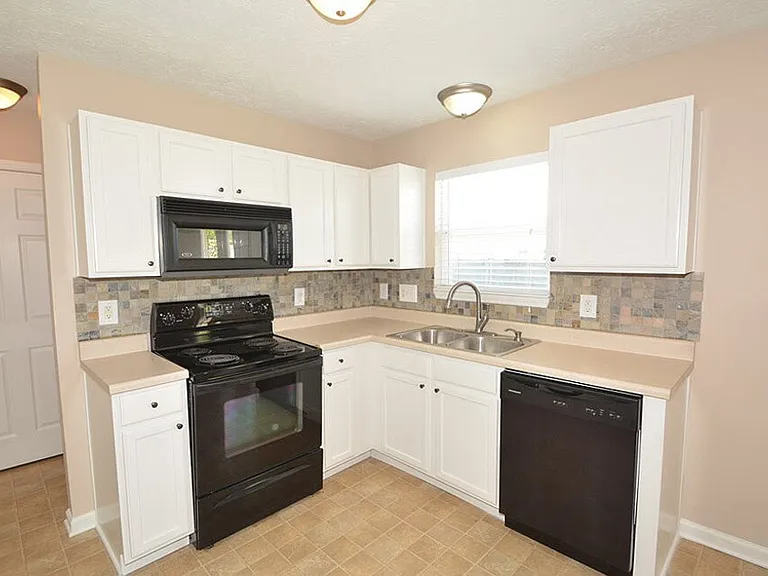 6917 Tree Top Ln — Photo 15