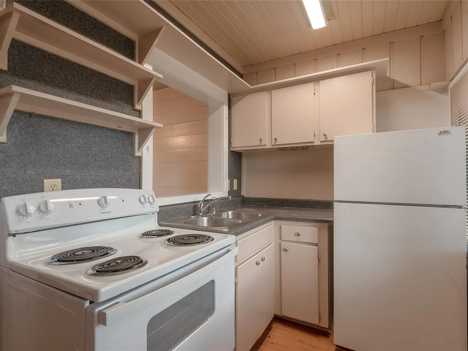 3 bed, 2.0 bath, 1083 sqft, $1,200 — Photo 4
