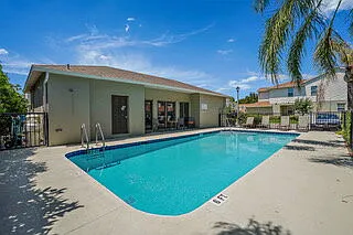 5246 Neil Dr — Photo 31