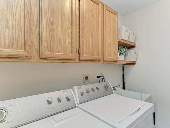 5th image of 8646 Pearson Dr