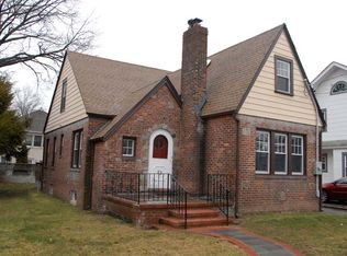 23 Maple Ave, Floral Park, NY 11001