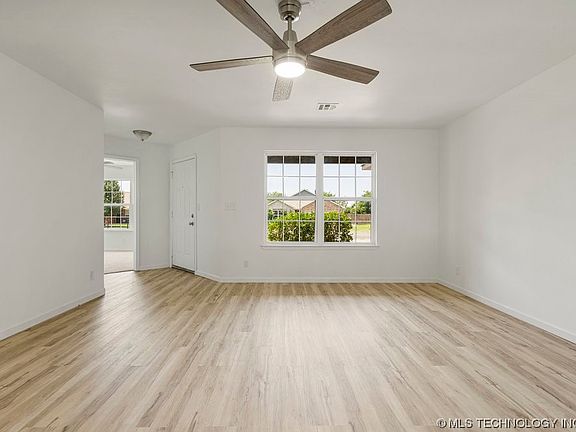 4th image of 14705 S Fern Pl