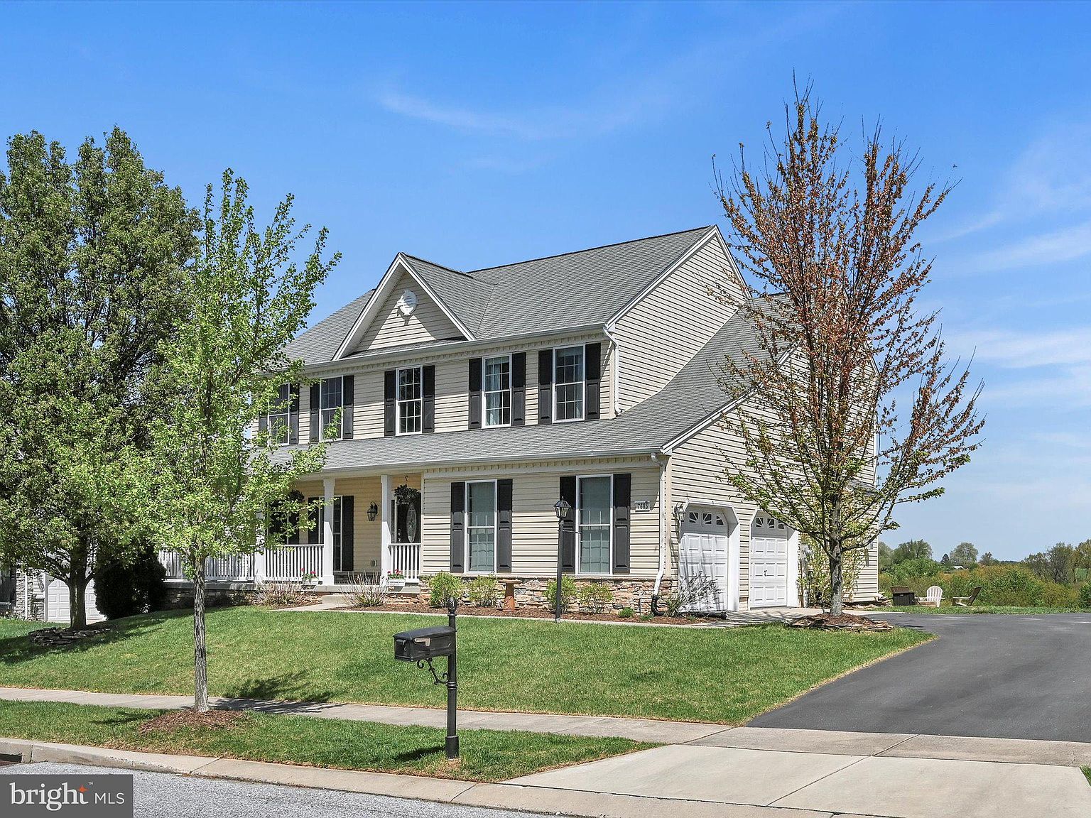 7685 Grand Lake Dr, Seven Valleys, PA 17360 Zillow