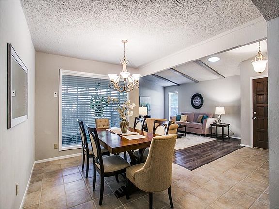 3rd image of 3000 White Oak Dr