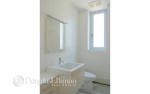 Sold by Douglas Elliman | media 25