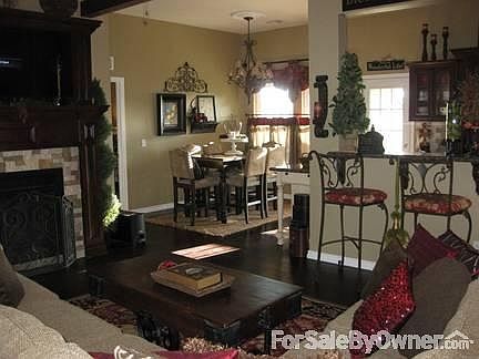 4th image of 705 Beechwood Way