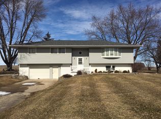 808 Linn St, Walker, IA 52352